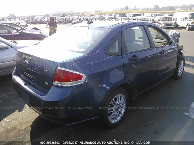 1FAHP35NX8W159000 - 2008 FORD FOCUS SE/SEL/SES BLUE photo 4