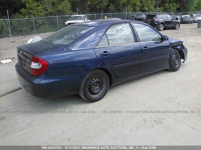 4T1BE32K82U617079 - 2002 TOYOTA CAMRY LE/XLE/SE ლურჯი ფოტო 4