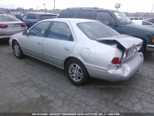 4T1BG22K9YU669057 - 2000 TOYOTA CAMRY CE/LE/XLE 银色 照片 3