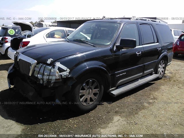 5LMFU27R23LJ50265 - 2003 LINCOLN NAVIGATOR BLACK photo 2