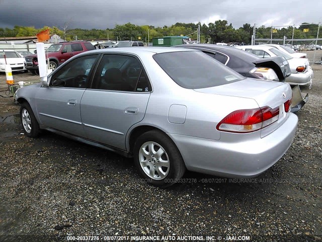 1HGCG668X2A171863 - 2002 HONDA ACCORD EX/SE SILVER photo 3