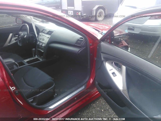4T1BF3EKXAU528931 - 2010 TOYOTA CAMRY SE/LE/XLE 红色 照片 5