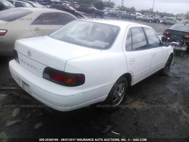 JT2BG12K0T0355143 - 1996 TOYOTA CAMRY DX/LE/XLE თეთრი ფოტო 4
