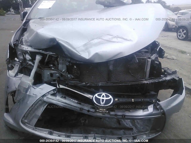 4T1BF1FK0FU499983 - 2015 TOYOTA CAMRY LE/XLE/SE/XSE 银色 照片 6