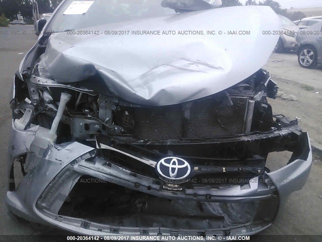 4T1BF1FK0FU499983 - 2015 TOYOTA CAMRY LE/XLE/SE/XSE SILVER photo 6