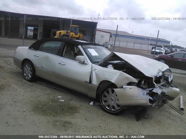 1LNHM82W15Y618150 - 2005 LINCOLN TOWN CAR SIGNATURE LIMITED CREAM photo 1