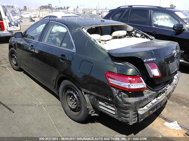 4T4BF3EK9BR110318 - 2011 TOYOTA CAMRY SE/LE/XLE GREEN photo 3