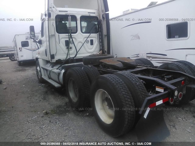 3AKJGEDV7ESFV8954 - 2014 FREIGHTLINER CASCADIA 125  WHITE photo 3