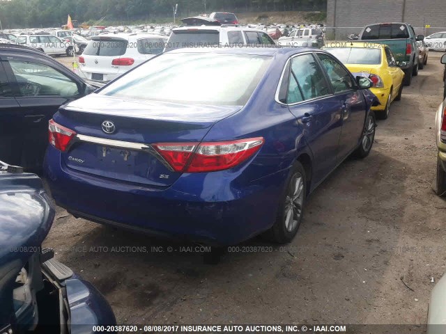 4T1BF1FK6FU901165 - 2015 TOYOTA CAMRY LE/XLE/SE/XSE BLUE photo 4