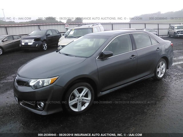 4T1BF1FKXEU382622 - 2014 TOYOTA CAMRY L/SE/LE/XLE 灰色 照片 2
