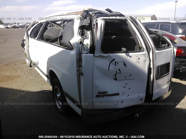 1GAHG39RX21146476 - 2002 CHEVROLET EXPRESS G3500  WHITE photo 3