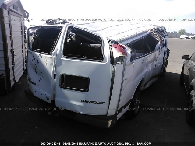 1GAHG39RX21146476 - 2002 CHEVROLET EXPRESS G3500  WHITE photo 4