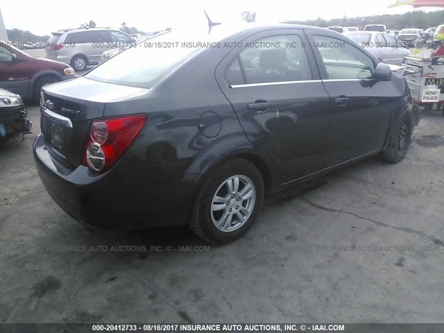 1G1JC5SH9E4231421 - 2014 CHEVROLET SONIC LT GRAY photo 4