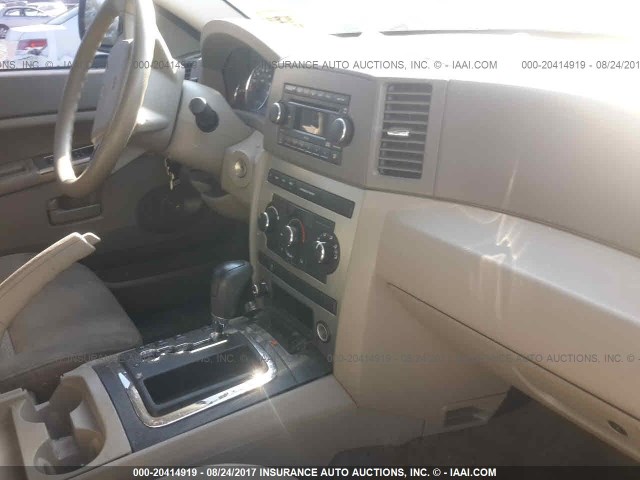 1J8GR48K67C677654 - 2007 JEEP GRAND CHEROKEE LAREDO/COLUMBIA/FREEDOM 灰色 照片 5