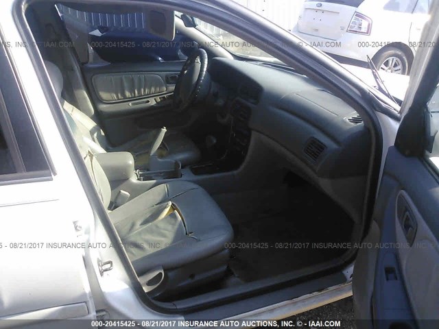 1N4DL01D0WC211402 - 1998 NISSAN ALTIMA XE/GXE/SE/GLE WHITE photo 5