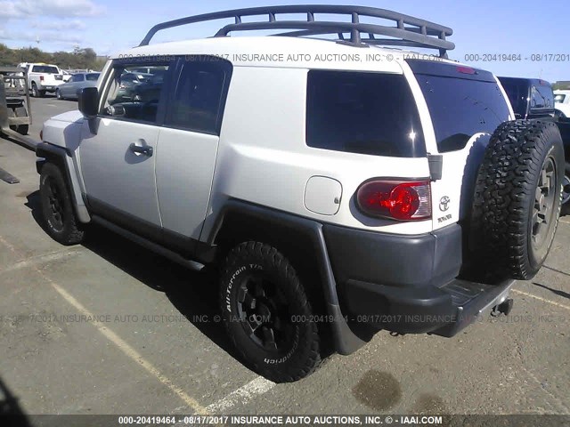 JTEBU11F98K031135 - 2008 TOYOTA FJ CRUISER WHITE photo 3