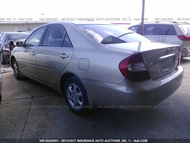 JTDBE32K620036885 - 2002 TOYOTA CAMRY LE/XLE/SE 金色 照片 3