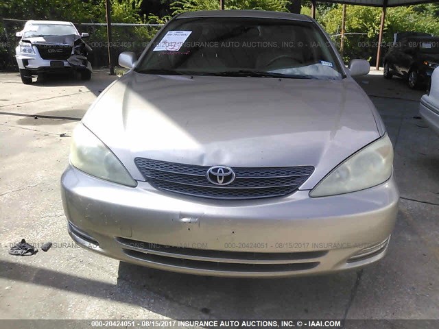 JTDBE32K620036885 - 2002 TOYOTA CAMRY LE/XLE/SE 金色 照片 6