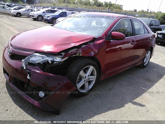 4T1BF1FK2DU638945 - 2013 TOYOTA CAMRY L/SE/LE/XLE RED photo 2