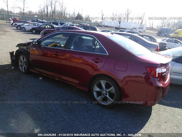 4T1BK1FK2DU529638 - 2013 TOYOTA CAMRY SE/XLE RED photo 3