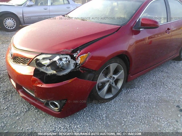 4T1BK1FK2DU529638 - 2013 TOYOTA CAMRY SE/XLE RED photo 6