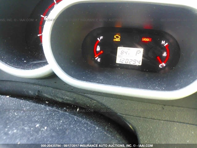 2T1KU4EE7AC214502 - 2010 TOYOTA COROLLA MATRIX  WHITE photo 7