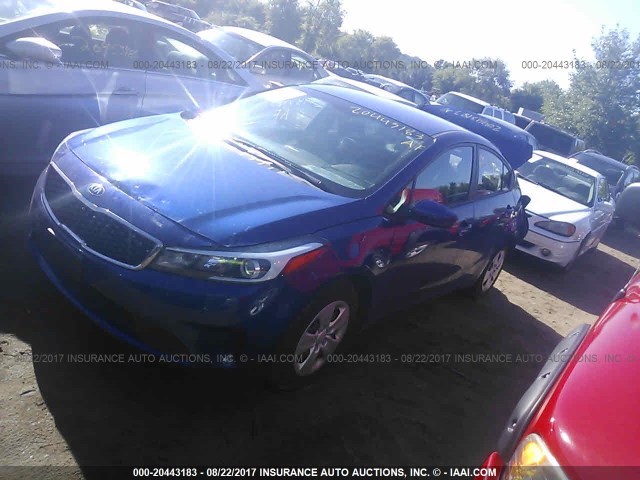 3KPFL4A74HE052836 - 2017 KIA FORTE LX/S BLUE photo 2