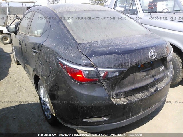 3MYDLBZV5GY123944 - 2016 TOYOTA SCION IA BLACK photo 3