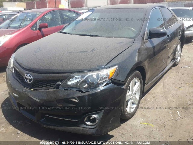 4T1BF1FK9EU349871 - 2014 TOYOTA CAMRY L/SE/LE/XLE Qara foto 2