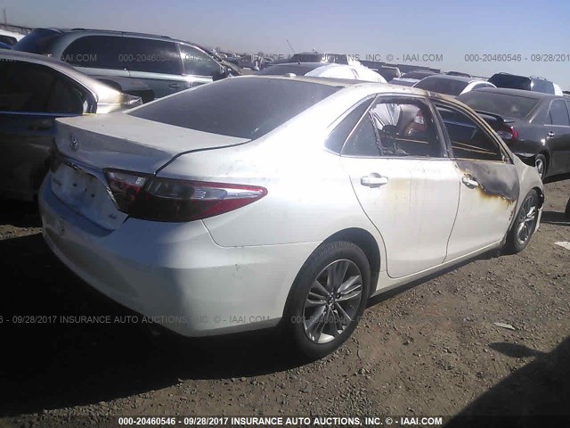 4T1BF1FKXFU054909 - 2015 TOYOTA CAMRY LE/XLE/SE/XSE WHITE photo 4