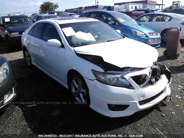 4T1BF3EK1BU721891 - 2011 TOYOTA CAMRY SE/LE/XLE WHITE photo 1