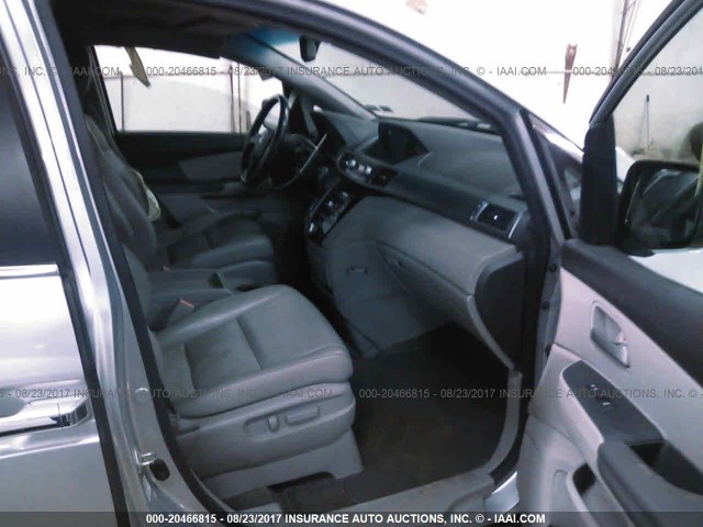 5FNRL5H61BB042430 - 2011 HONDA ODYSSEY EXL SILVER photo 5