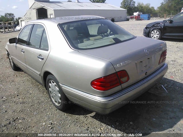 WDBJF82F6WX005026 - 1998 MERCEDES-BENZ E 320 4MATIC TAN photo 3