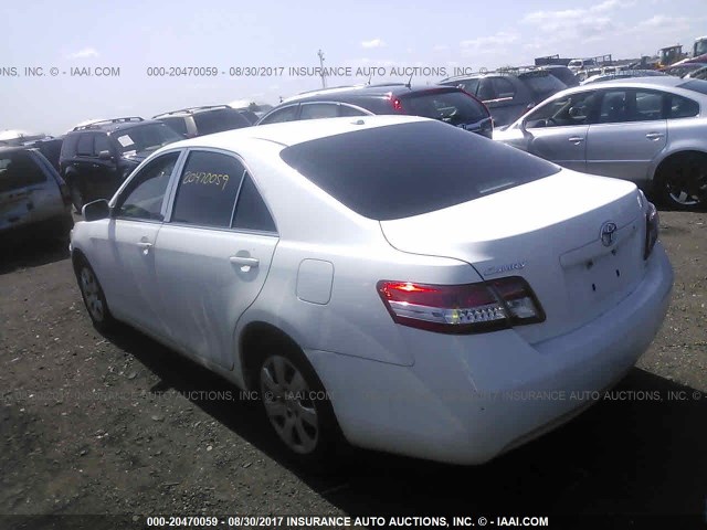 4T4BF3EK5BR147107 - 2011 TOYOTA CAMRY SE/LE/XLE თეთრი ფოტო 3