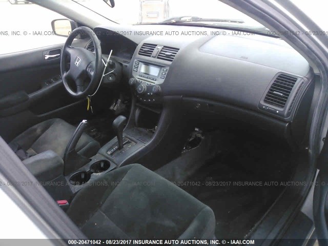 1HGCM56186A180895 - 2006 HONDA ACCORD VALUE SILVER photo 5