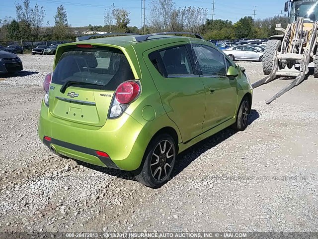 KL8CF6S93DC512889 - 2013 CHEVROLET SPARK 2LT GREEN photo 4