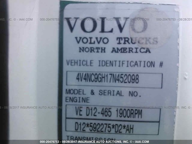 4V4NC9GH17N452098 - 2007 VOLVO VN L WHITE photo 10