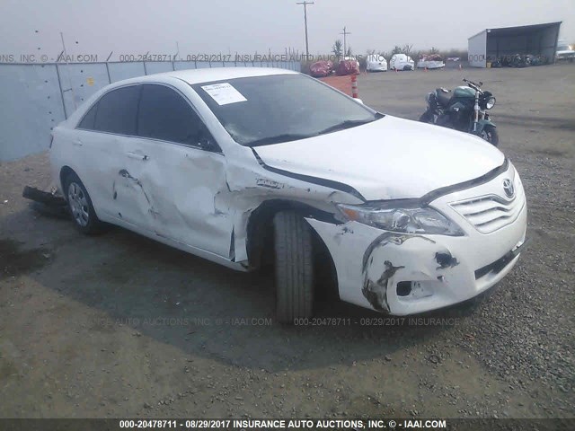 4T1BF3EK7BU743944 - 2011 TOYOTA CAMRY SE/LE/XLE WHITE photo 1