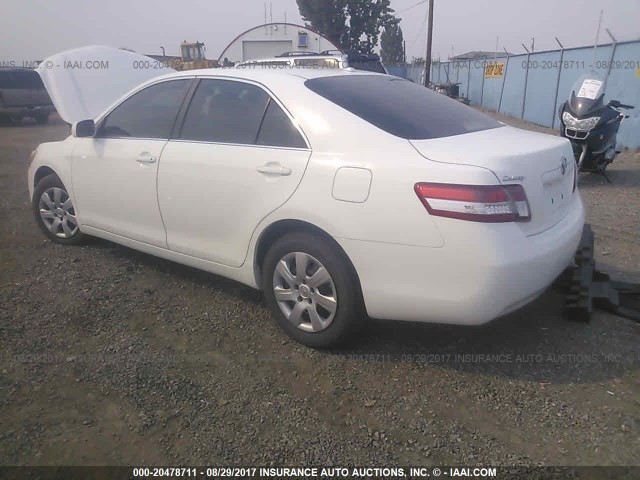 4T1BF3EK7BU743944 - 2011 TOYOTA CAMRY SE/LE/XLE WHITE photo 3