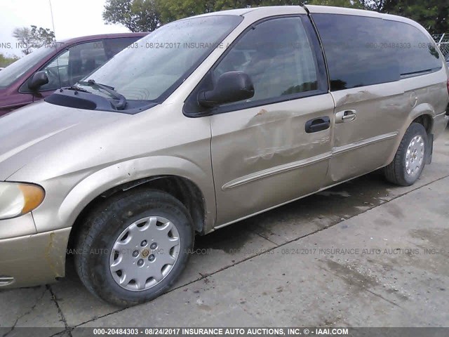 2C4GP34382R556159 - 2002 CHRYSLER TOWN & COUNTRY EL TAN photo 6