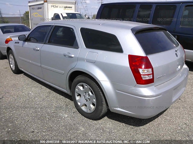 2D4FV48T55H515745 - 2005 DODGE MAGNUM SE SILVER photo 3