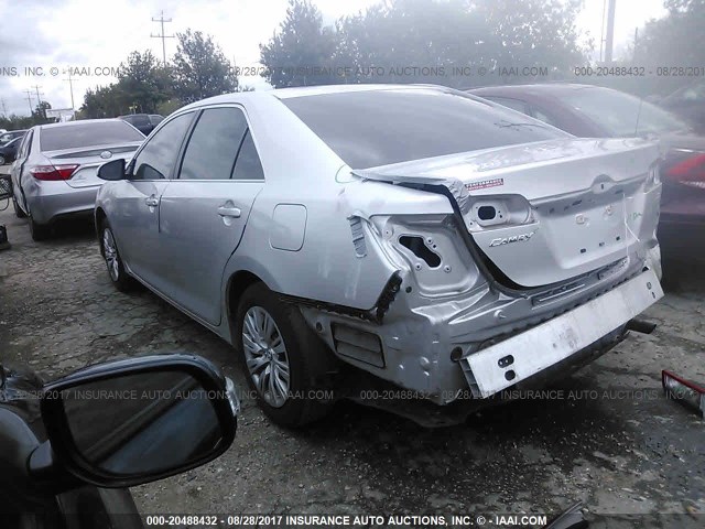 4T1BF1FK4CU090249 - 2012 TOYOTA CAMRY SE/LE/XLE Күміс фото 3