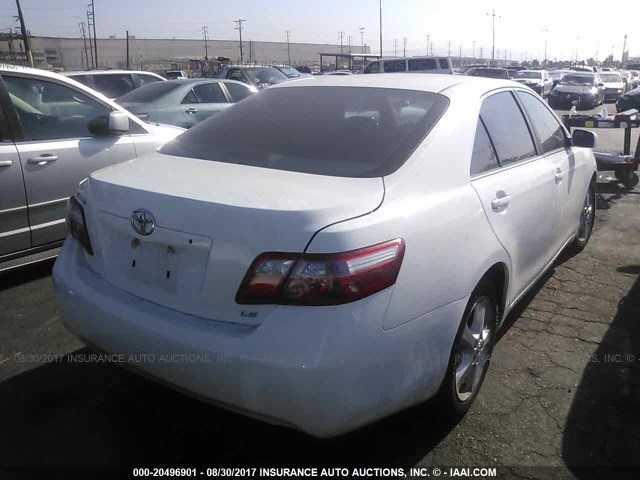 4T4BE46K39R072585 - 2009 TOYOTA CAMRY SE/LE/XLE WHITE photo 4