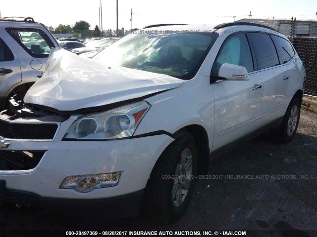 1GNKVGED3CJ112909 - 2012 CHEVROLET TRAVERSE LT WHITE photo 2