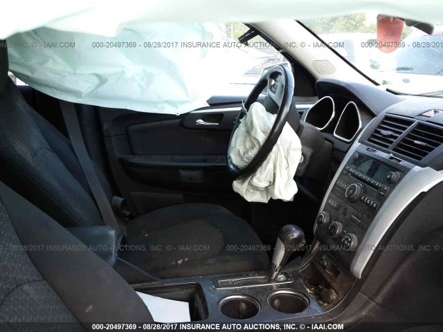 1GNKVGED3CJ112909 - 2012 CHEVROLET TRAVERSE LT WHITE photo 5