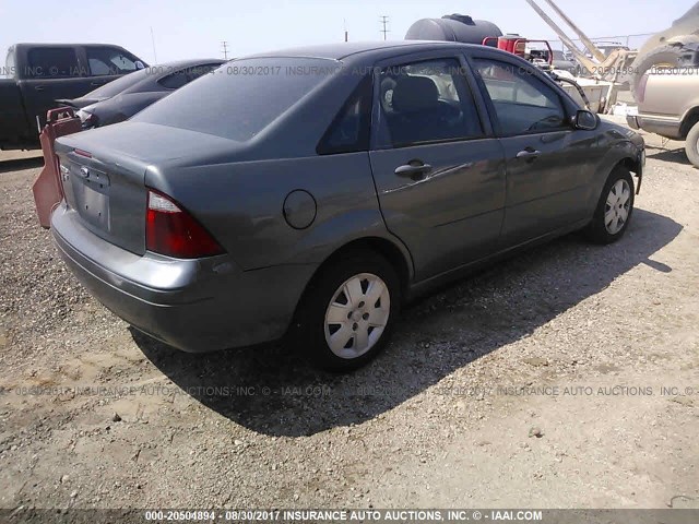 1FAHP34N77W335730 - 2007 FORD FOCUS ZX4/S/SE/SES GRAY photo 4