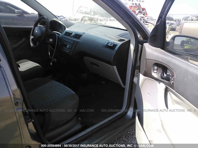 1FAHP34N77W335730 - 2007 FORD FOCUS ZX4/S/SE/SES 灰色 照片 5