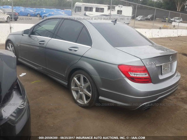 WDDGF4HB4CR218989 - 2012 MERCEDES-BENZ C 250 GRAY photo 3