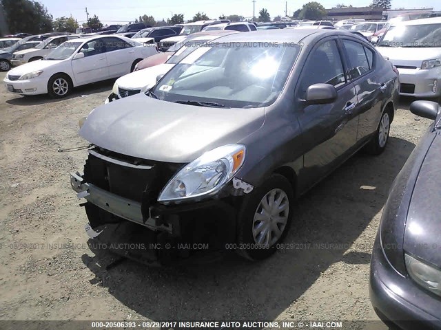 3N1CN7AP5EL815021 - 2014 NISSAN VERSA S/S PLUS/SV/SL GRAY photo 2