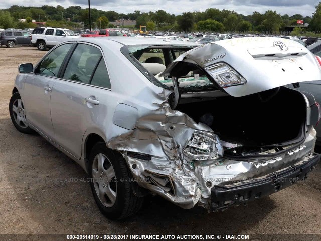 4T4BF3EK7AR068200 - 2010 TOYOTA CAMRY SE/LE/XLE SILVER photo 3